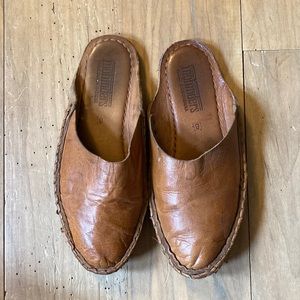 Mohinders leather slides